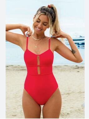 NEW Cupshe Bright Red Cutout One-Piece Swimsuit Bathing Suit Size Medium NWT